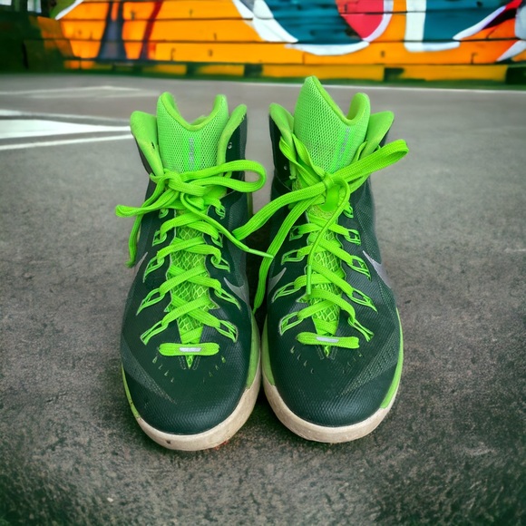 Nike | Hyperdunk | Neon Green | Basketball Shoes | Size 7.5 - Picture 3 of 7